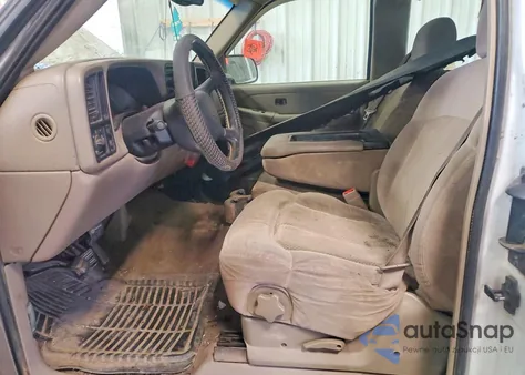 2002 Chevrolet Silverado C1500 z USA, uszkodzony, nr VIN 2GCEC19T721396452